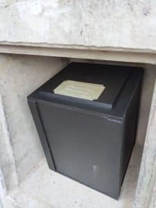 урна в ячейке колумбария