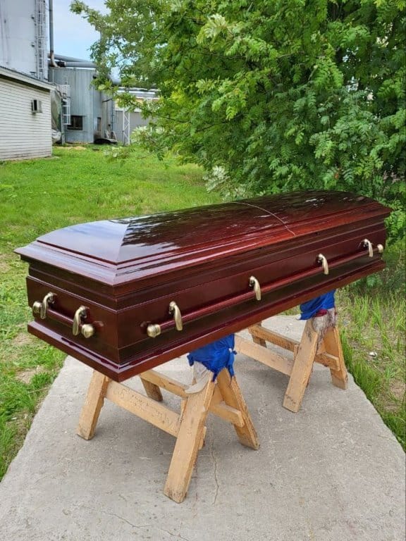 купить элитный двухкрышечный гроб спб